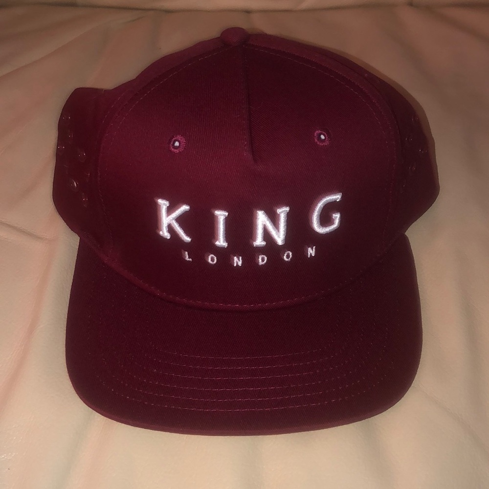 👨🏽‍🦳💐King (London) Apparel SnapBack